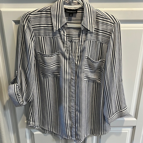 Fortune & Ivy button down top - Picture 1 of 6